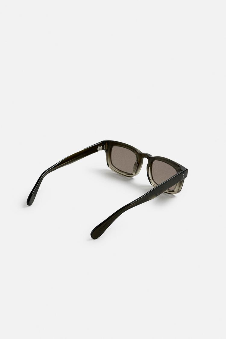 OCCHIALI DA SOLE QUADRATI